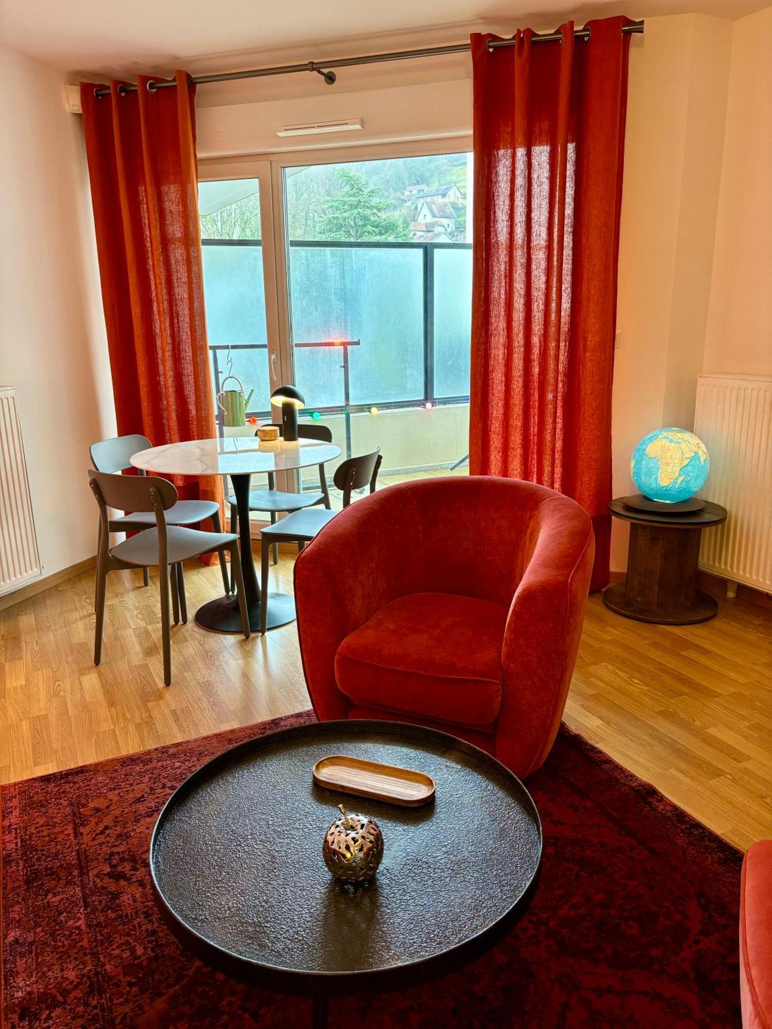 Appartement Proche Centre Parking & Terrasse Безансон Екстериор снимка